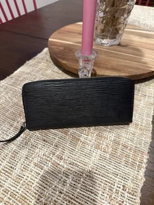 Authentic Louis Vuitton Black Epi Leather Clements wallet - Picture 1 of 8