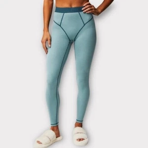 Fabletics Blue Teal Arctic Wave Thermal Waffle Leggings Size XXL NWT - Picture 1 of 10