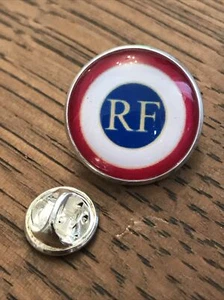 GROS PIN'S 2cm Métal Argenté RF Cocarde Tricolore Macaron République Française - Picture 1 of 1