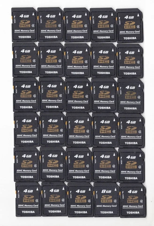 Lote de 30 tarjetas de memoria SDHC para cámara Toshiba 4 GB / 8 GB clase 4 Foto 1 de 1