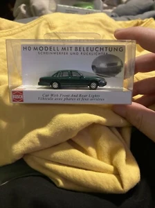 Busch Go Model MIT Beleuchtung - model is PLASTIC - HO or 1:87 Mercury Cougar - Picture 1 of 6