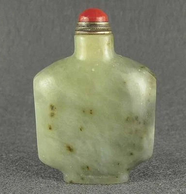Botella de tabaco tallada en jade verde guisante chino cuchara superior con tapa superior de coral rojo Foto 1 de 4