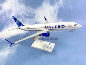 1:130 31CM RISESOON UNITED BOEING 737-800 Passenger Airplane ABS Plastic Model - Picture 1 of 2
