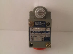 INTERRUPTOR LÍMITE CUADRADO D 9007 B52B2 SERIE B - Imagen 1 de 7