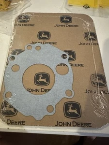 John Deere Part SU303586 HYDRAULIC OIL PUMP GASKET New- Genuine Z - Picture 1 of 2