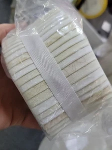 Jelly Roll neutrale Miniaturdrucke Quilten Baumwolle 40 x 2,5" Streifen vorgeschnitten - Bild 1 von 4