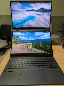 Asus Zenbook Duo Laptop, Core Ultra 7, 16GB RAM, 1TB SSD, Win 11, mit Zubehör - Bild 1 von 22