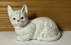 Enesco, Estatuilla de Gato Blanco de Cerámica, Ojos Verdes, - Imagen 1 de 10