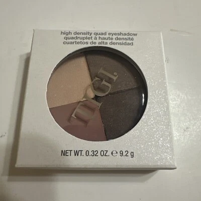 Sombra de ojos cuádruple de alta densidad TIGI Cosmetics, Love Affair 0,32 onzas Foto 1 de 3