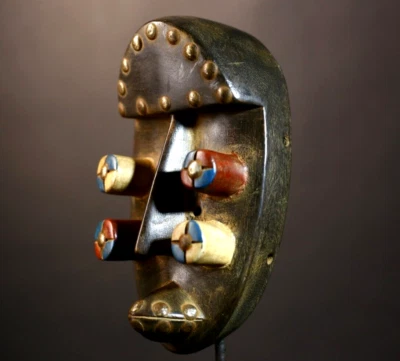 Máscara africana vintage tallada a mano madera Grebo hierro uñas decoración tribal-G5030 Foto 1 de 4