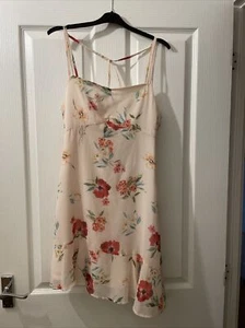 Bershka NEU Blumen Träger Cami Sommer Sonne Schlupf Kleid Gr. XS S gefüttert Rüschensaum - Bild 1 von 6