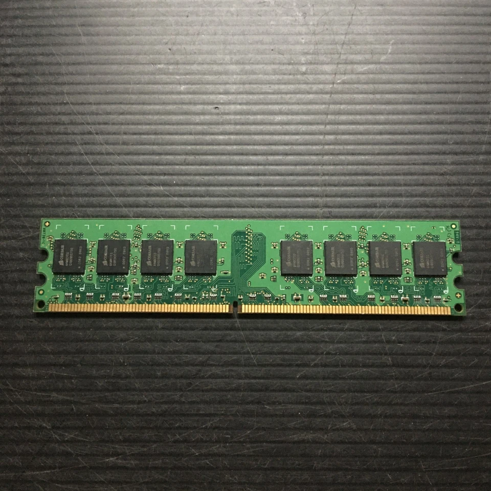 CORSAIR 1G Desktop DDR2 PC-5300 667MHz DDR2-667 RAM Memory - Image 1 of 3