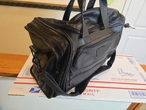 TUMI Boston Bag Leather Duffel Bag Large Duffle, 9222D3, Black. Read - Picture 1 of 23