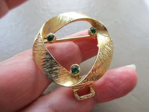 ANTIQUE VINTAGE RETRO GOLD TONE CRYSTAL WREATH HANGING LOOP CHARM PENDANT BROOCH - Picture 1 of 2