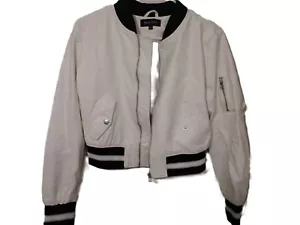 Chaqueta New Look aspecto de cuero vegano para mujer grande blanco/negro ribete completo con cremallera. - Imagen 1 de 4