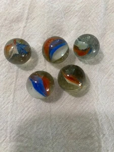 5 rote, weiße und blaue Katzenaugenmurmeln - Bild 1 von 2