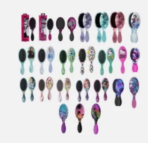 12 PIECES  ASSORTED WET BRUSHES ASSORTED COLORS AND PATTERNS BULK LOOSE - Picture 1 of 15