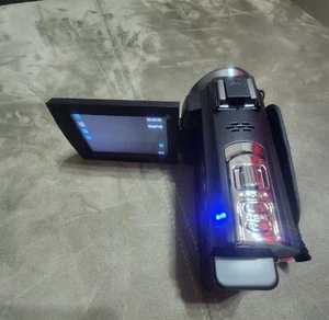Digital Video Camera, Full-HD 1920 X 1080 (16X Digital Zoom) - Picture 1 of 8