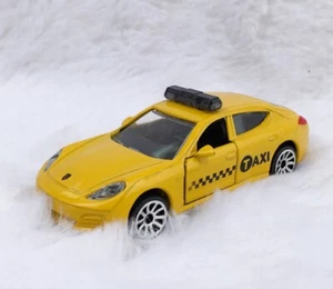 Majorette Porsche Panamera Taxi - Yellow 1:64 3" no Package - Picture 1 of 6