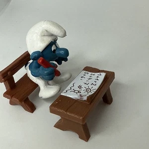 Pitufos Estudiante Escuela Escritorio Pitufo 40220 Figura Super Pitufo Original De Colección Años 80 - Imagen 1 de 12