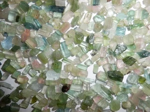 Clear Green Tourmaline Very Small Pieces Rough Stone 200 carat Lot 40 gram - Imagen 1 de 13