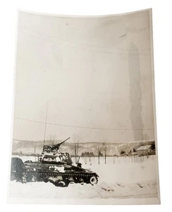 WW2 Photo Imperial Japanese Army Tank In Deep Snow Setting - Picture 1 of 2