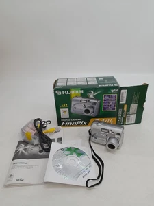 Fujifilm Digital Camera FinePix A405 2.0MP Silver Tested - Picture 1 of 9