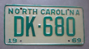 1969 NORTH CAROLINA NC LICENSE PLATE TAG, LOW NUMBER, ORIGINAL, VINTAGE, USED - Imagen 1 de 2