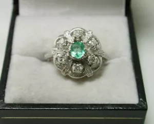 Vintage Lovely 9ct White Gold Emerald & Diamond Cluster Ring Size M.1/2 - 21740 - Picture 1 of 6