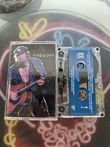 NEIL YOUNG FREEDOM CASSETTE REPRISE 1989 VG+ - Picture 1 of 3