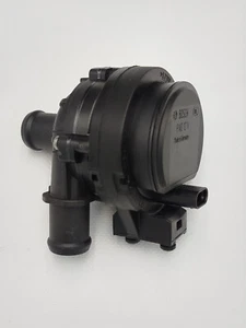NUOVO + Orig VW AG VW Audi Seat Skoda Bosch elettrico Pompa acqua supplementare 2Q0965567A - Foto 1 di 6