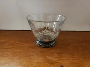 Sterling Silber Bonboniere aus geätztem Glas mit Blumenmotiv und Fuß - Bild 1 von 5