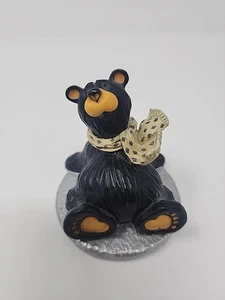 Figura de trineo en platillo de oso "Timmy" BEARFOOTS Big Sky Carvers Montana - Imagen 1 de 4