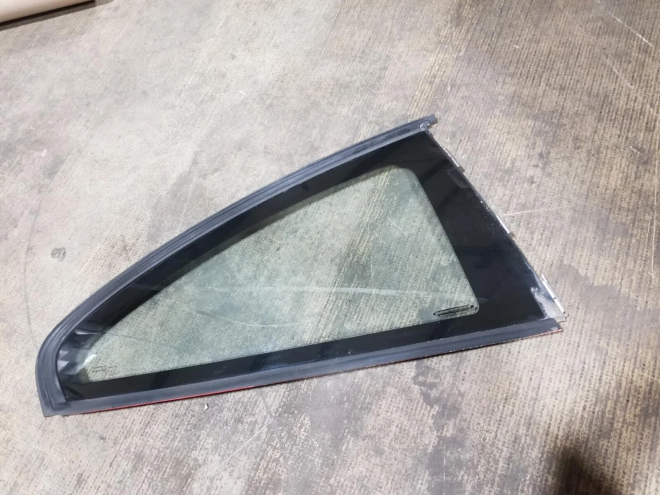 Pontiac GTO 2004-2006 cuarto de vidrio lado derecho del pasajero usado OEM #0053 Foto 1 de 4