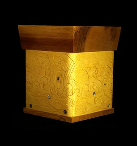 Urne en cèdre côte nord-ouest orque boîte mortuaire crèmes récipient - Photo 1 sur 2