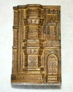 VICTORIAN HOUSE PLANTER**FREE STANDING/HOLES IN BACK TO HANG ON WALL OR POST - Picture 1 of 6