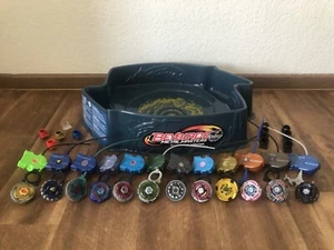 Beyblade Sammlung mit Bolt Blast Stadium - Bild 1 von 18
