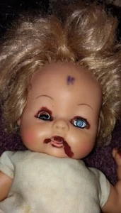 Muñeca embrujada utilería de Halloween de colección OJOS DORMIDOS CABEZA DE GOMA BRAZOS PIERNAS CUERPO DE TELA - Imagen 1 de 5