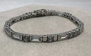 Classic Elegant Vintage Silver Tone & Crystal Tennis Style Bracelet 14g - Picture 1 of 7
