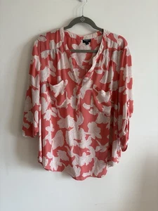 Torrid Harper Blouse Size 3 3X Coral Floral Print - Picture 1 of 2