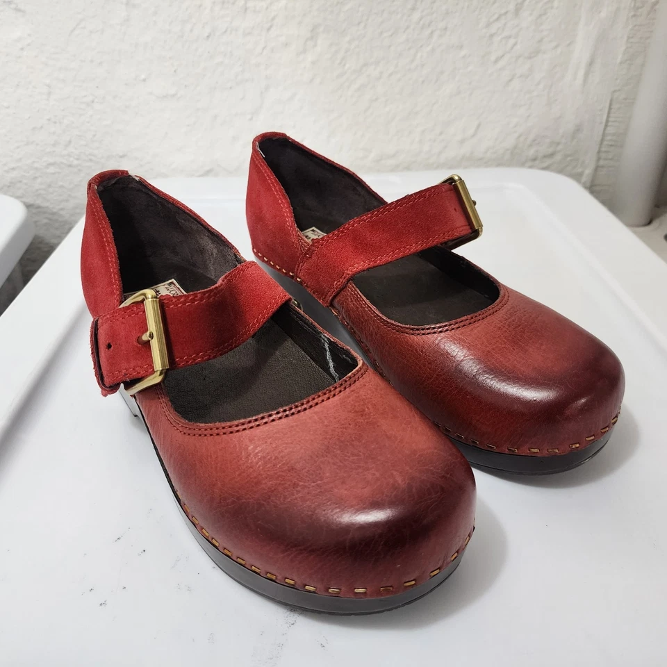 Zuecos de cuero vintage Lucky Brand zapatos rojos con tachuelas tacón boho hippie Y2K talla 9/39 Foto 1 de 4