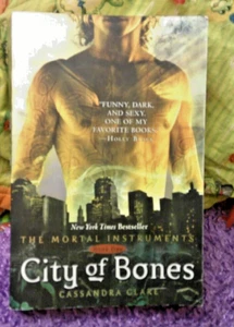 CITY OF BONES PB THE MORTAL INSTRUMENTS BY CASSANDRA CLARE FREE SHIPPING - Picture 1 of 1