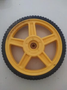 Weedeater Lawnmower Model 961140004 Rear Wheel 532436381 - Picture 1 of 3