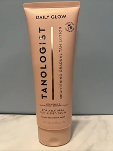 Tanologist Daily Glow Tanning Lotion 8.45 Fl Oz - Picture 1 of 2