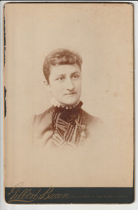 Cabinet Card Victorian Lady Gilbert & Bacon Studio 820 Arch St Philadelphia PA