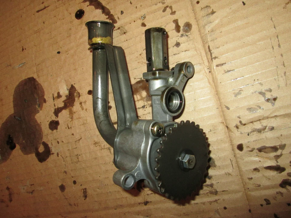 Honda CX650 CX 650C 650 1983 bomba de aceite bombas motor Foto 1 de 1