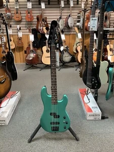FENDER BOXER PRECISION BASS - Picture 1 of 12