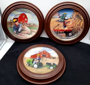 Piatti Danbury Little Farmhands edizione limitata come nuovi con cornici in legno (set di 3) - Foto 1 di 9