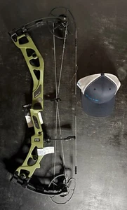 Elite Archery EON Carbon Compound Bow Right Hand 70 Pound Green New - Picture 1 of 3