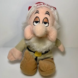 Walt Disney World Sleepy of Schneewittchen & sieben Zwerge Plüsch mit Nikolausmütze - Bild 1 von 4